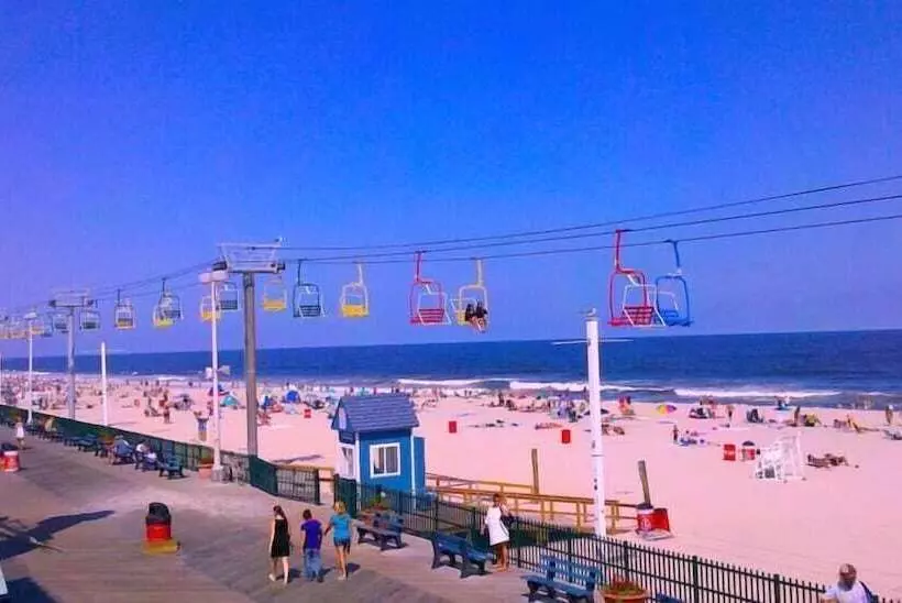 Buoy 16 Motel By The Beach