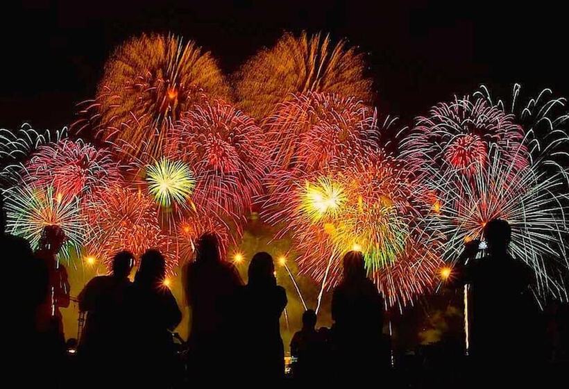 Buoy 16 Motel By The Beach