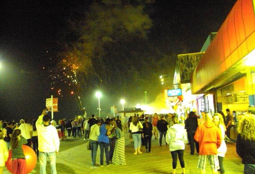 Buoy 16 Motel By The Beach