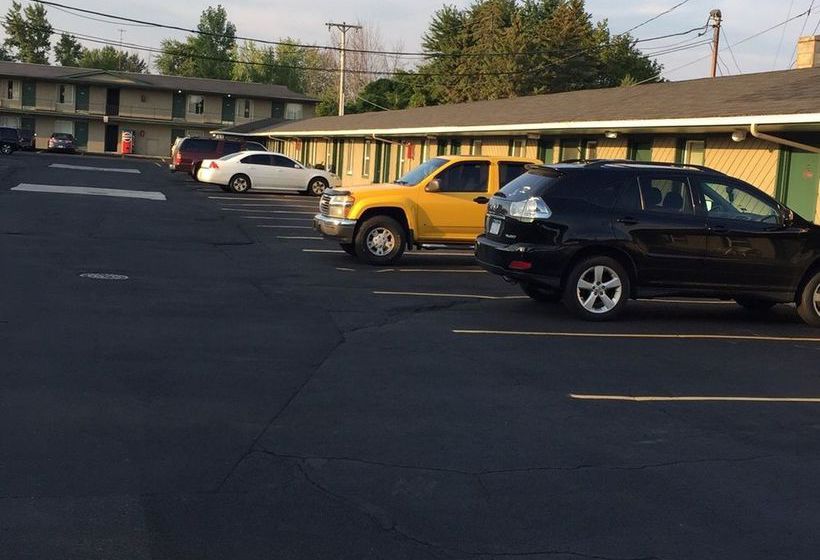 Currys Motel Saginaw