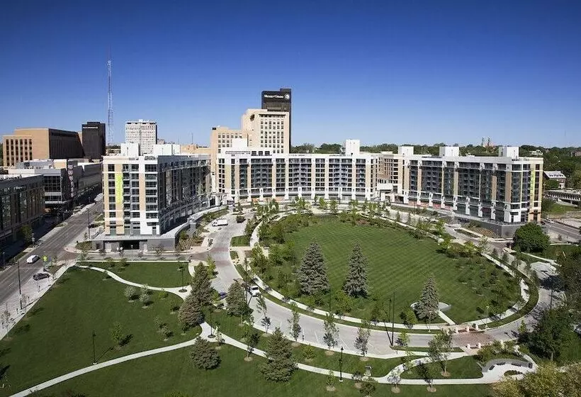 Element Omaha Midtown Crossing