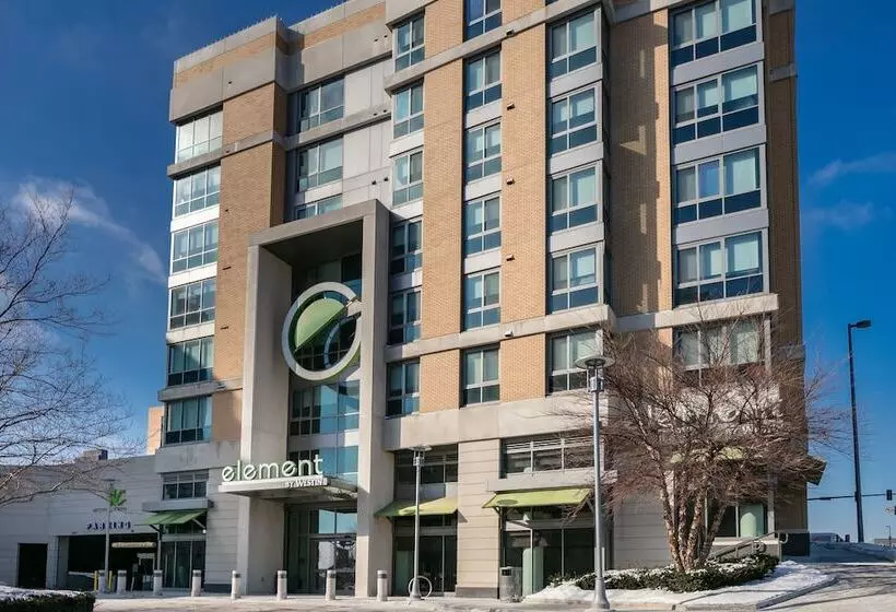 Element Omaha Midtown Crossing