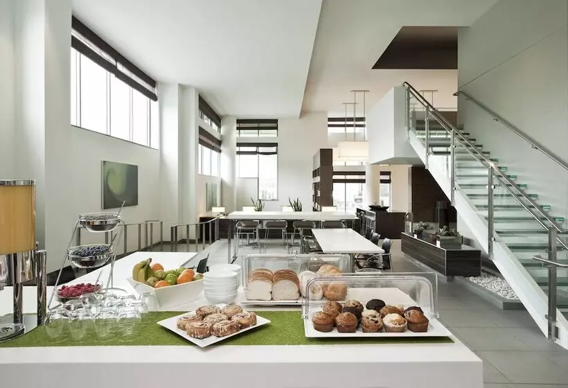 Element Omaha Midtown Crossing