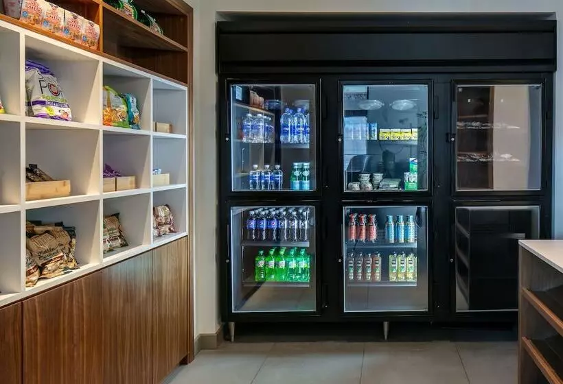 Element Omaha Midtown Crossing