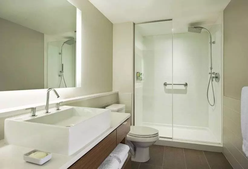 Element Omaha Midtown Crossing