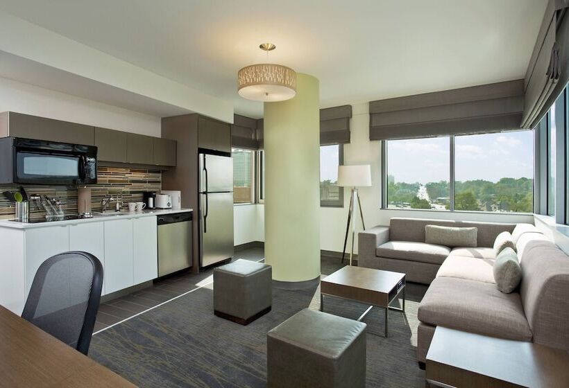 Element Omaha Midtown Crossing