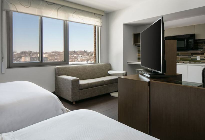 Element Omaha Midtown Crossing