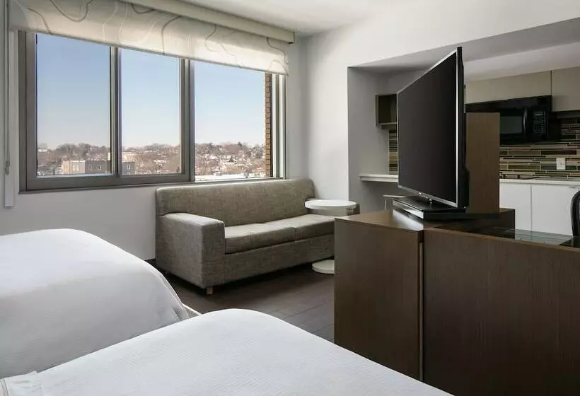 Element Omaha Midtown Crossing