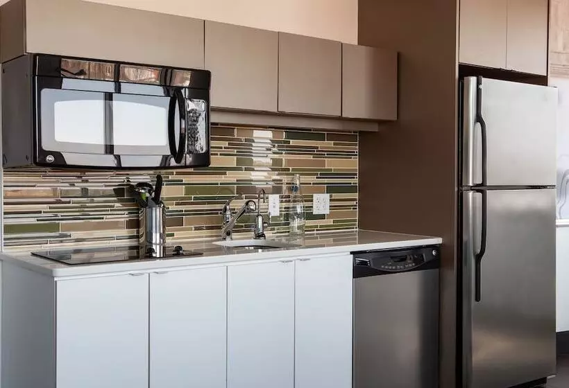 Element Omaha Midtown Crossing