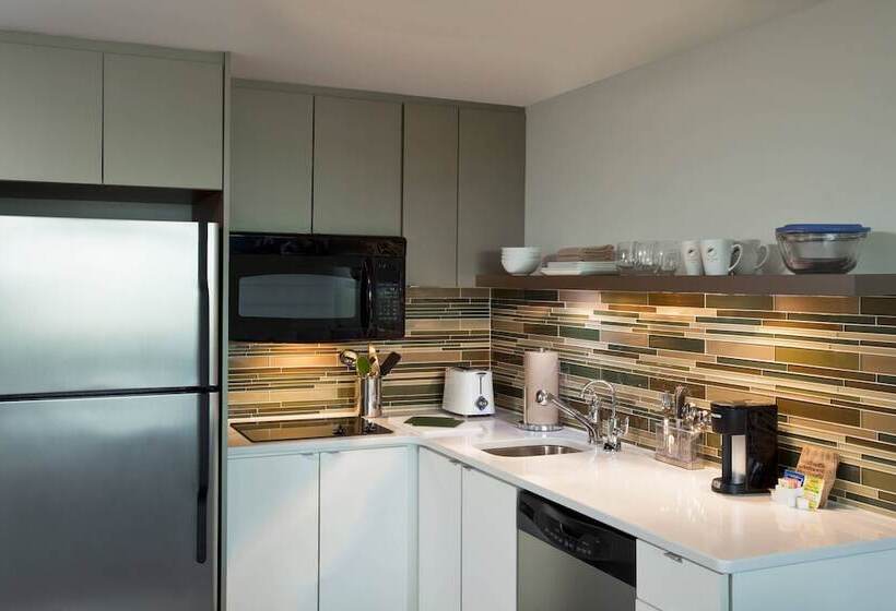 Element Omaha Midtown Crossing