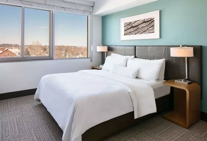 Element Omaha Midtown Crossing