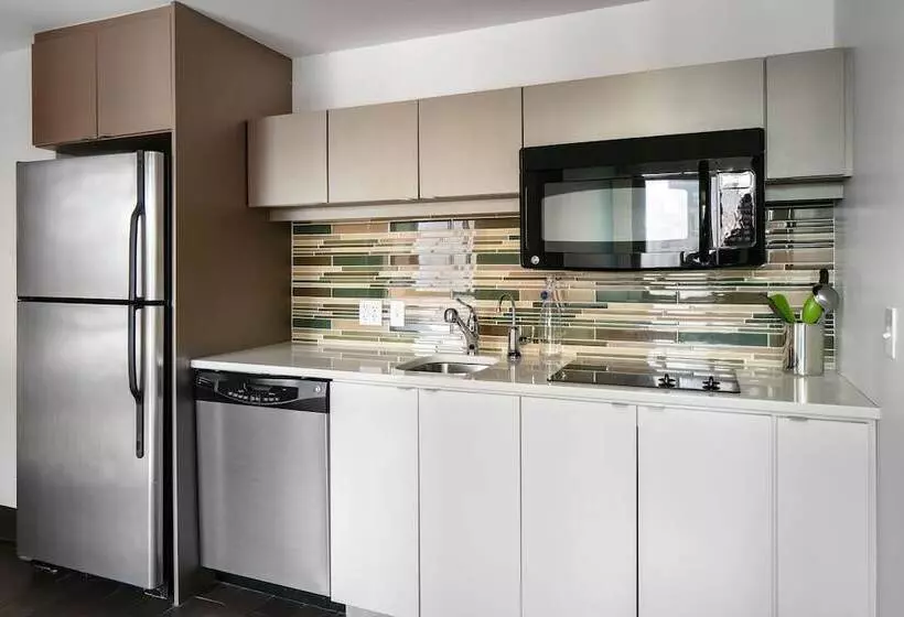 Element Omaha Midtown Crossing