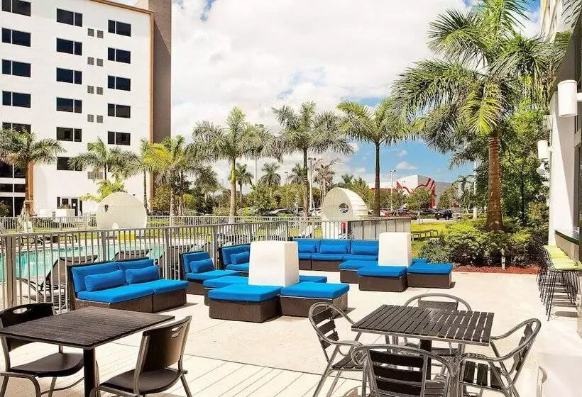 בית מלון כפרי Aloft Miami Doral