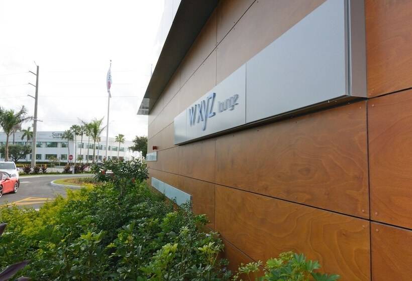 Отель Aloft Miami Doral