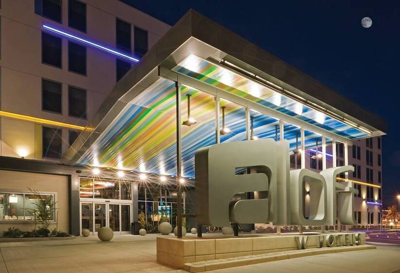 Отель Aloft Miami Doral