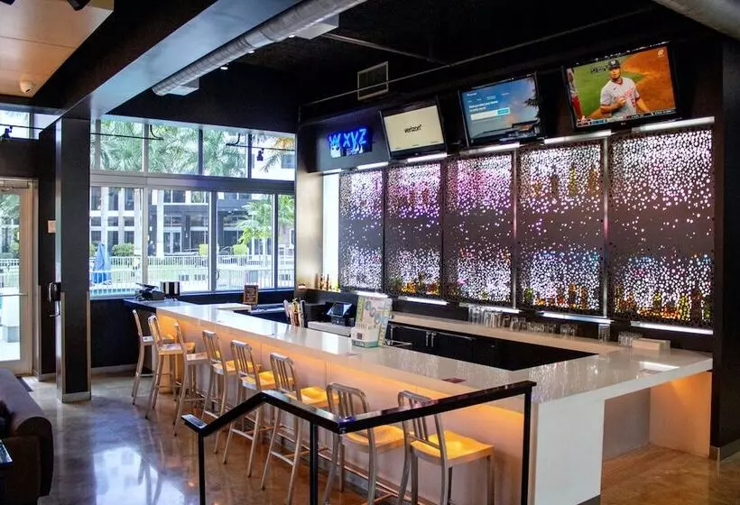 בית מלון כפרי Aloft Miami Doral