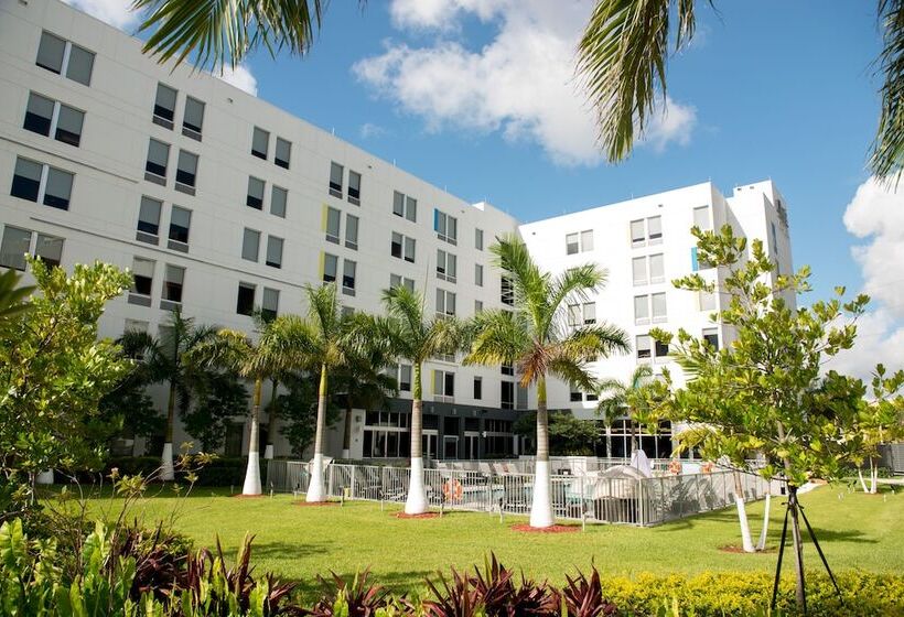 Отель Aloft Miami Doral