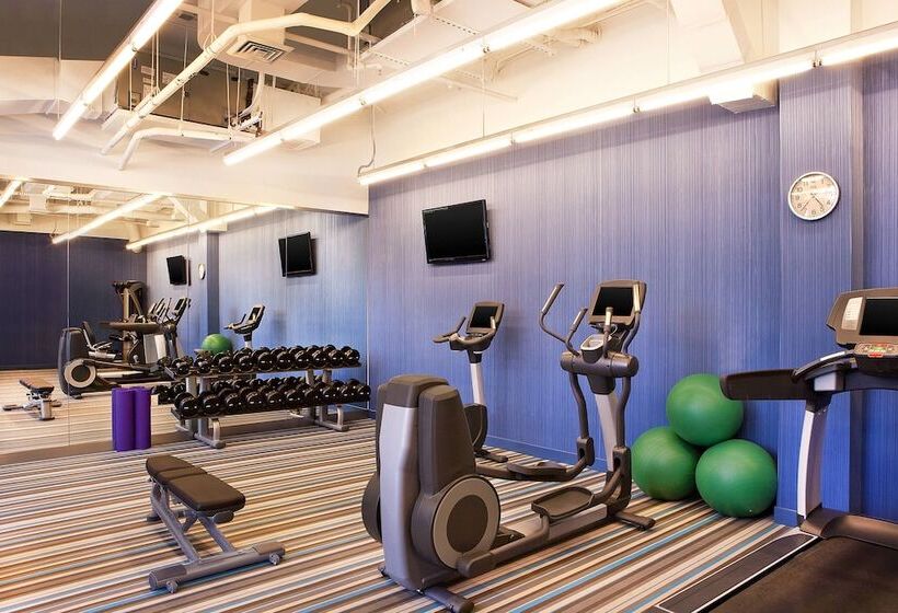 Отель Aloft Miami Doral