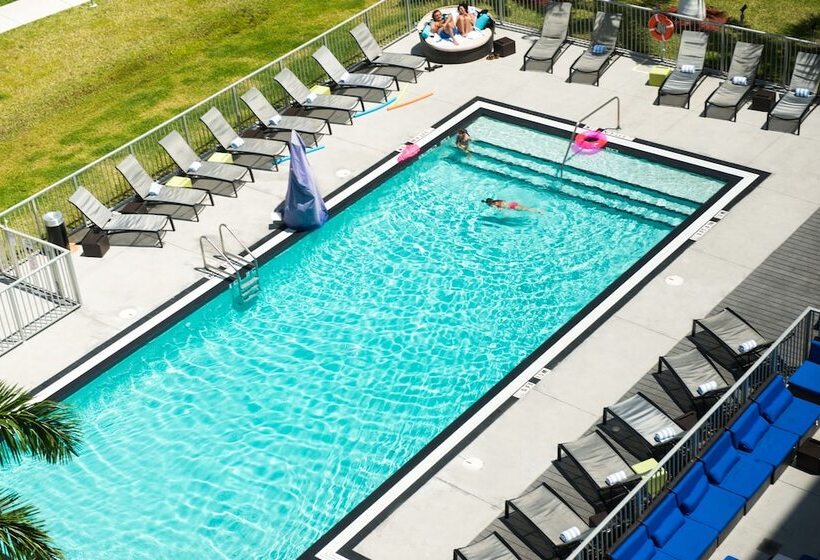 Отель Aloft Miami Doral