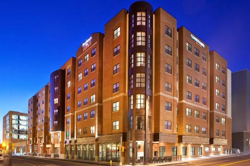فندق Courtyard By Marriott Syracuse Downtown At Armory Square
