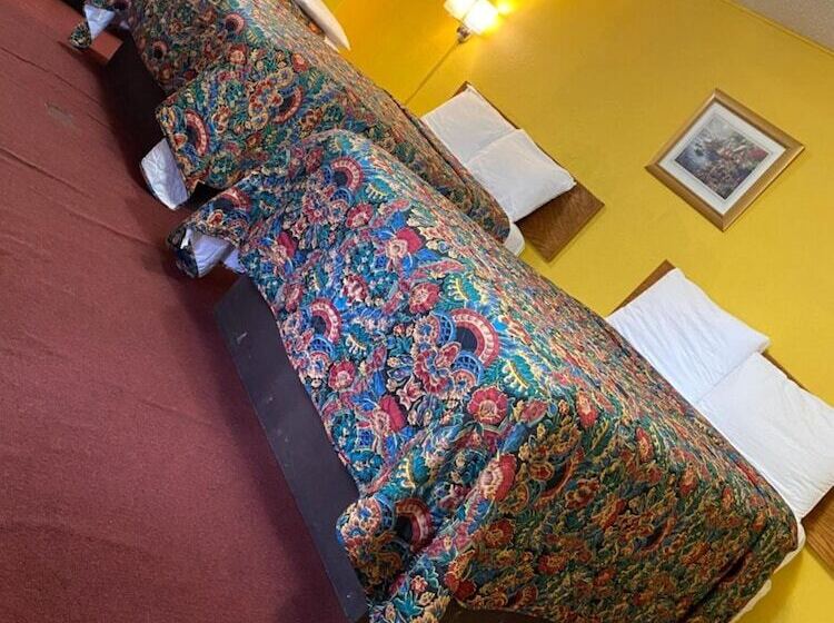 Отель Madill Inn