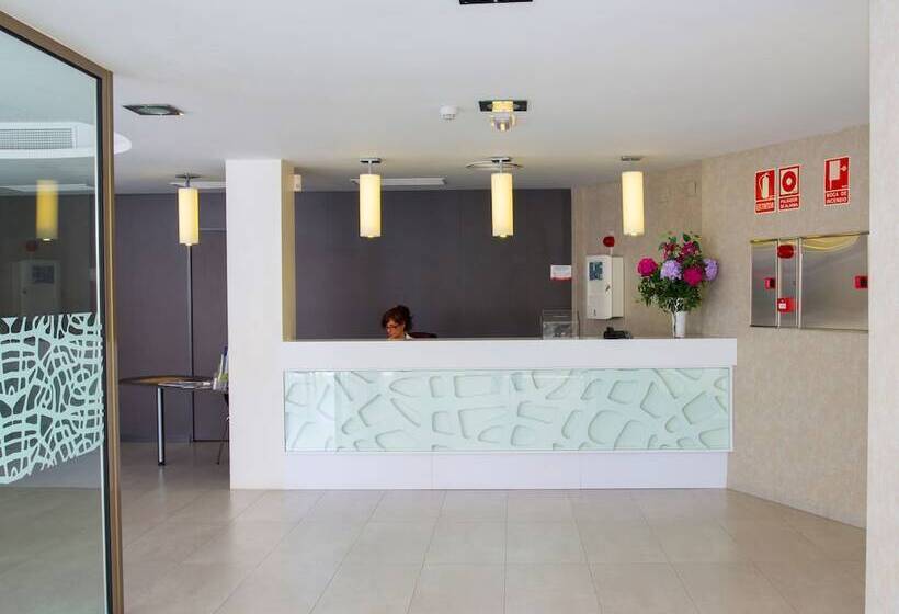 هتل Rh Vinaros Aura