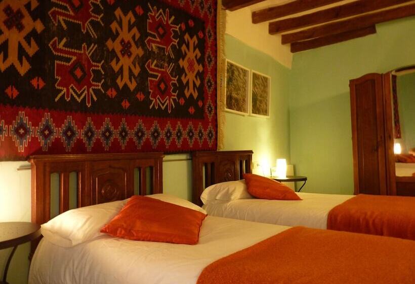 هتل روستایی Cal Maginet