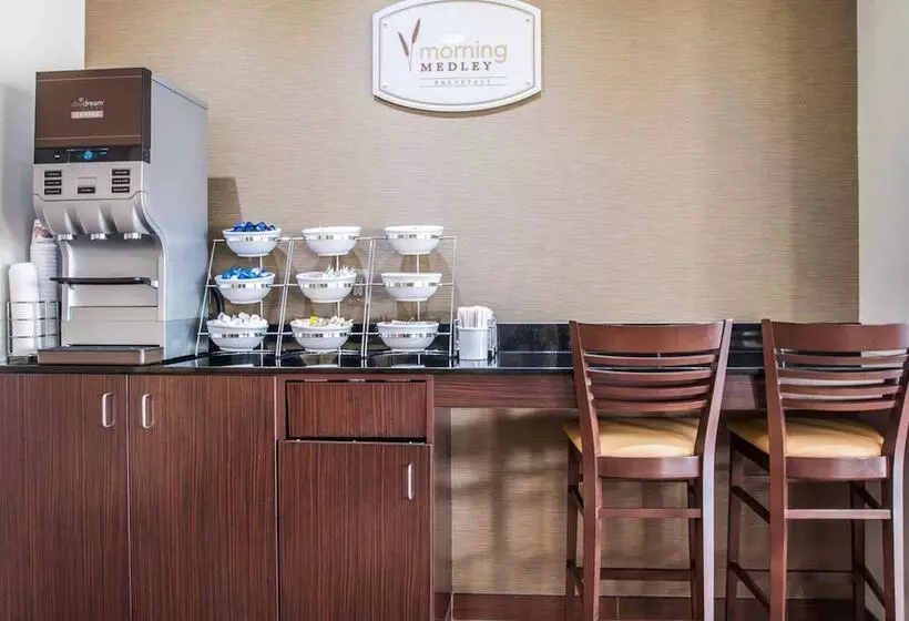 ホテル Sleep Inn & Suites Bismarck I94