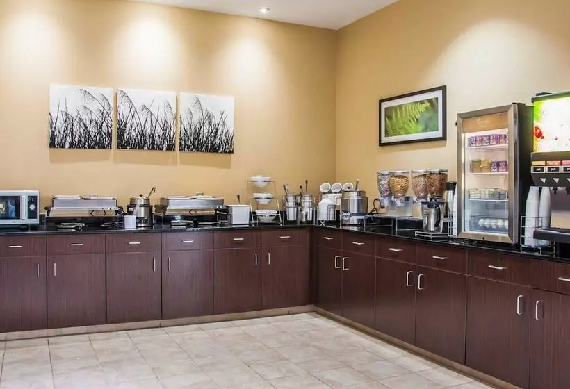 ホテル Sleep Inn & Suites Bismarck I94