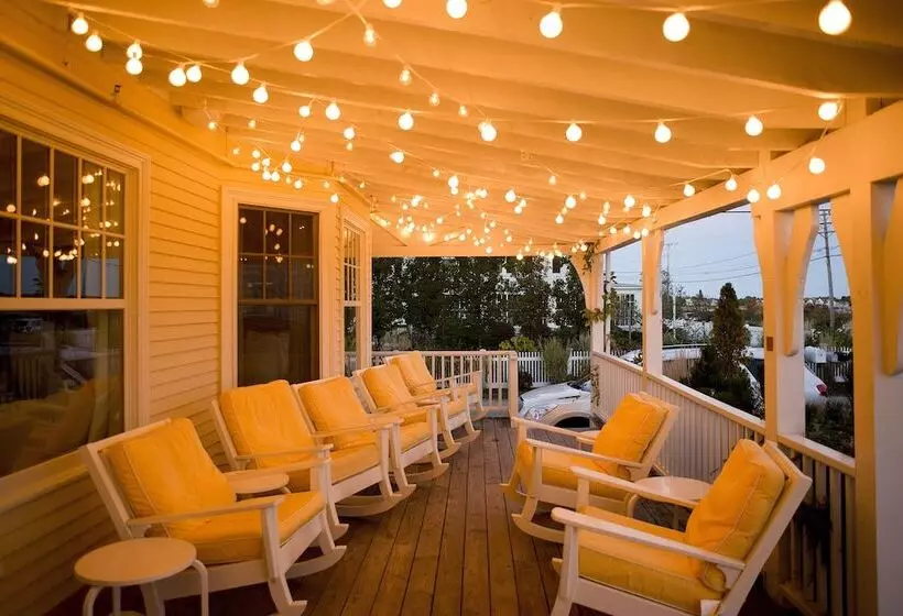 Otel The Tides Beach Club