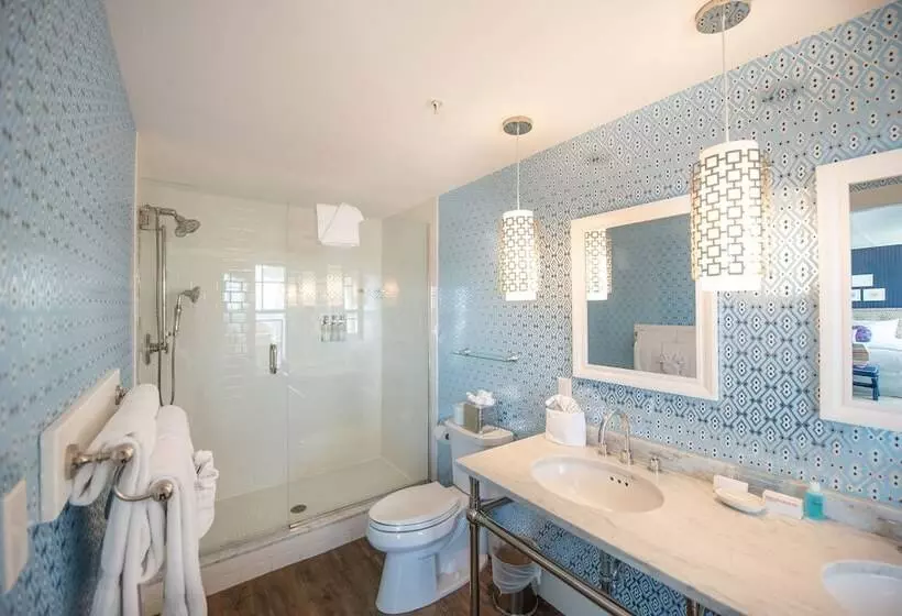 Otel The Tides Beach Club