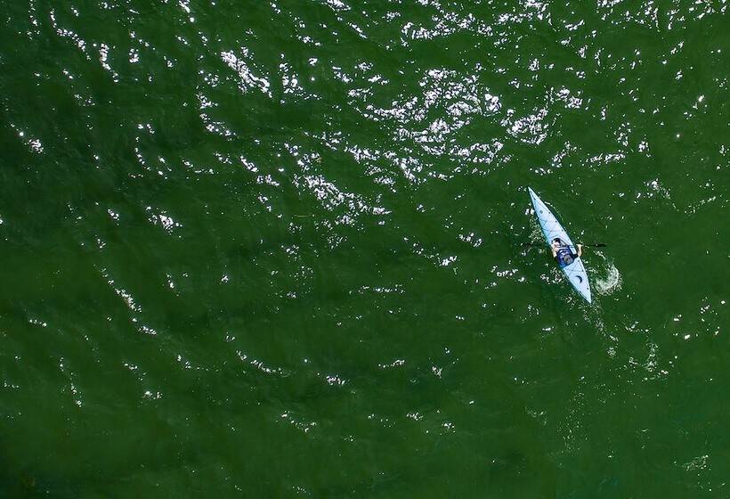 Szálloda The Tides Beach Club