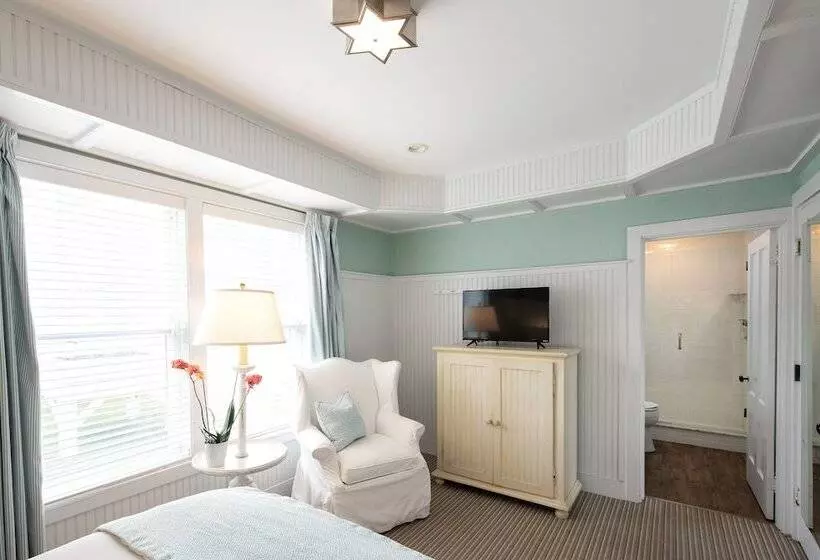 Otel The Tides Beach Club