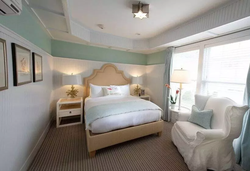 Otel The Tides Beach Club