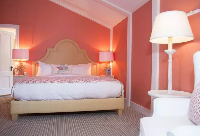 Otel The Tides Beach Club