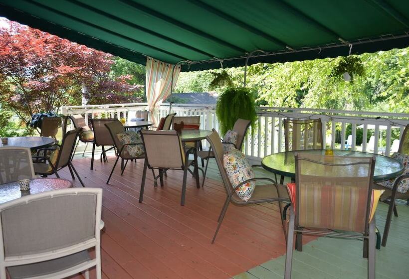 فندق Thornewood Inn