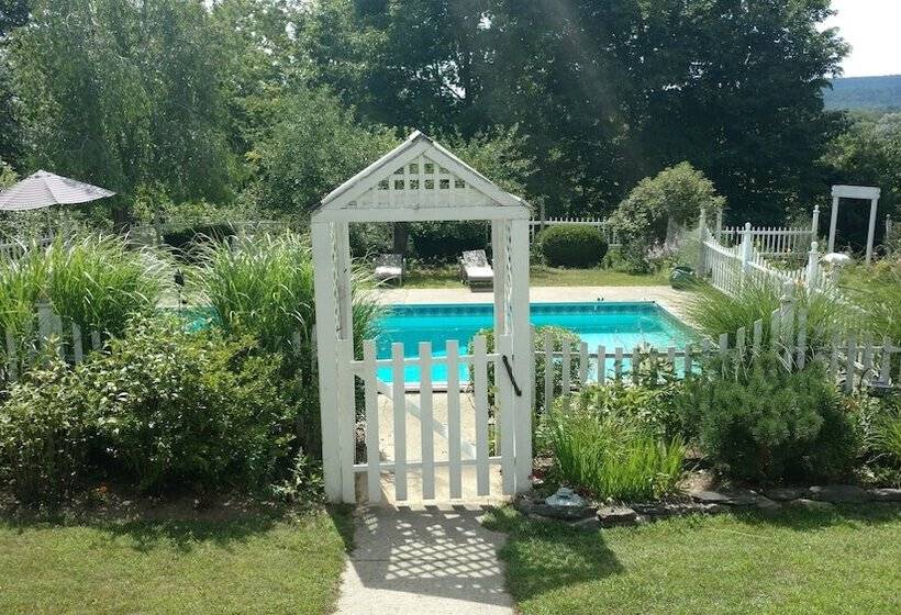 فندق Thornewood Inn