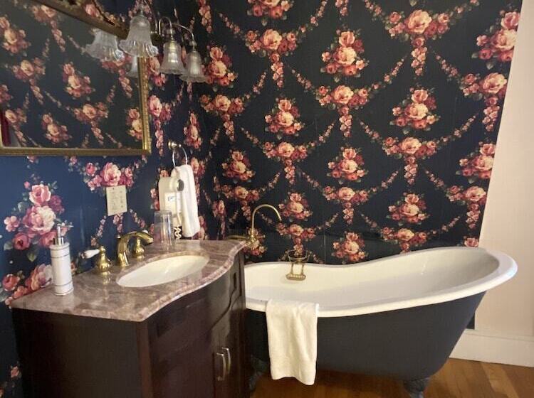 فندق Thornewood Inn