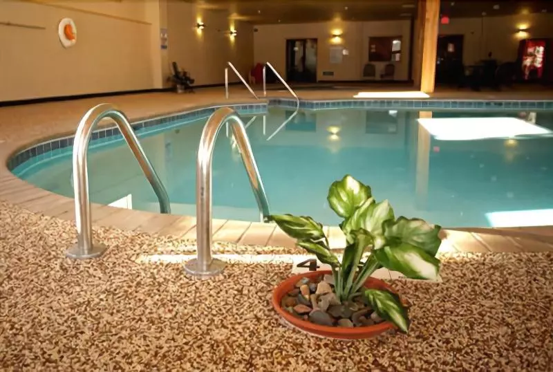 Отель Whitefish Lodge And Suites