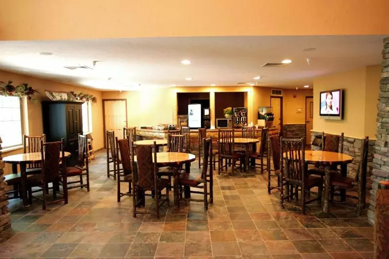 Отель Whitefish Lodge And Suites