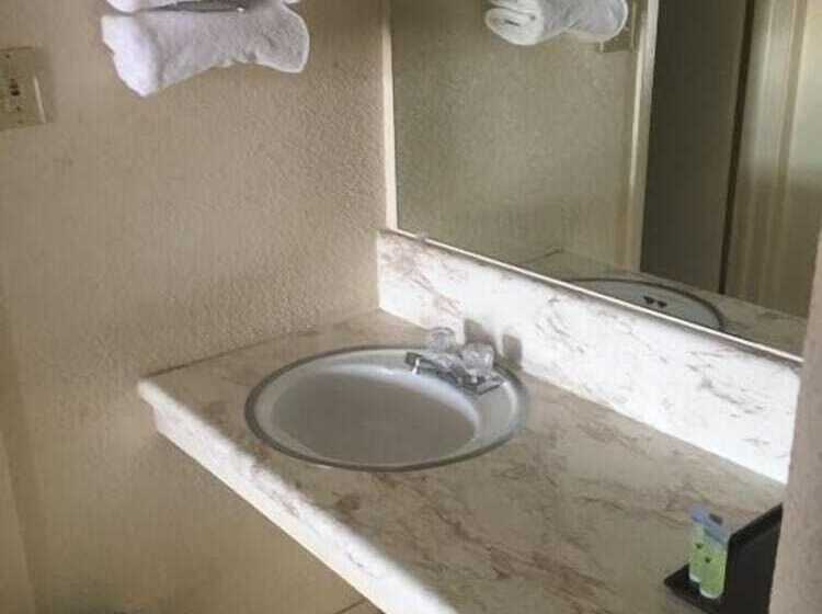 汽车旅馆  Caravan Inn