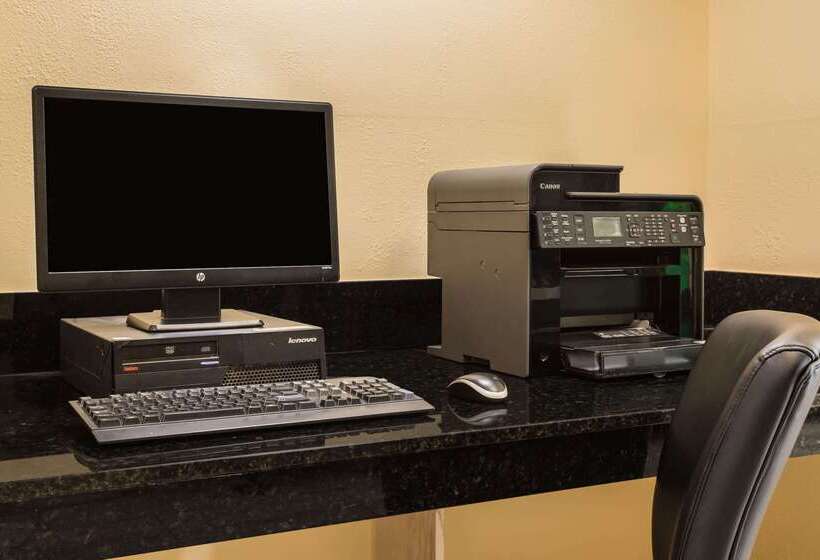 모텔 Days Inn & Suites By Wyndham Augusta Near Fort Eisenhower