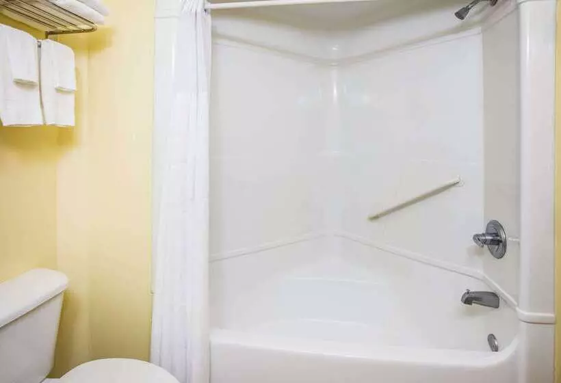 Motel Days Inn & Suites By Wyndham Augusta Near Fort Eisenhower