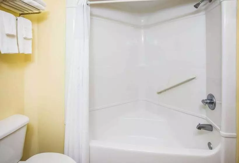 Motel Days Inn & Suites By Wyndham Augusta Near Fort Eisenhower