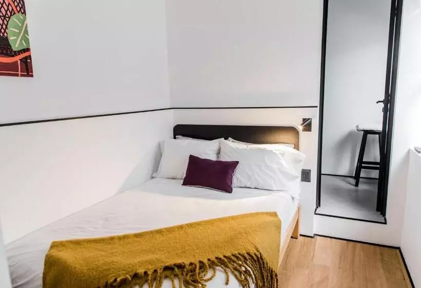 Stayinn Barefoot Condesa   Hostel