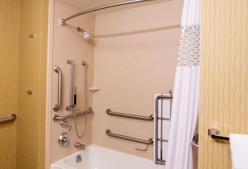 Hampton Inn Marquette/waterfront