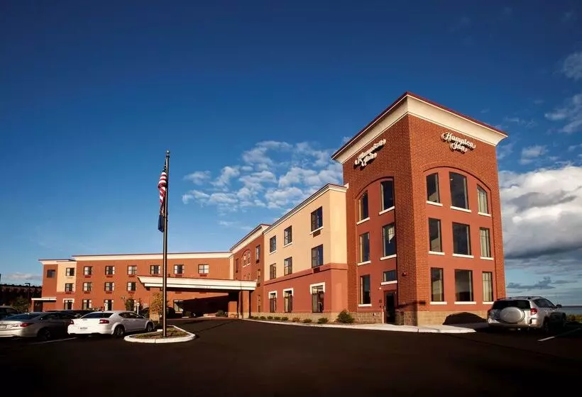 Hampton Inn Marquette/waterfront