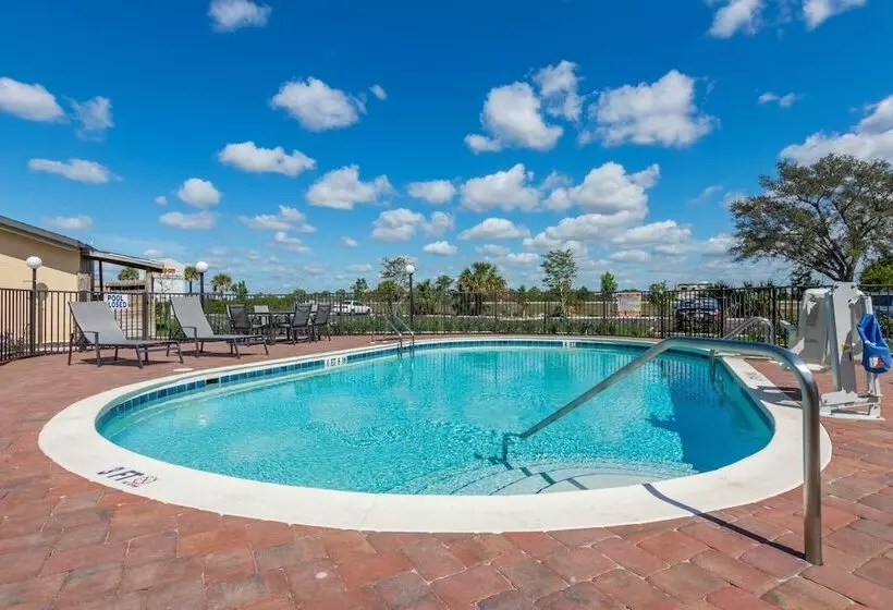 Hotel Baymont By Wyndham Punta Gorda/port Charlotte