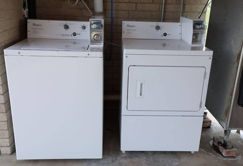 בית מלון כפרי Budget Inn