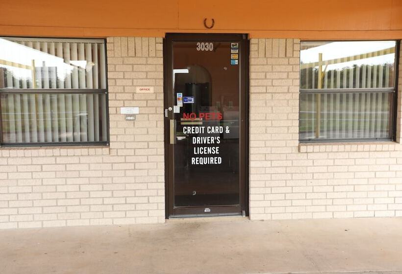 בית מלון כפרי Budget Inn